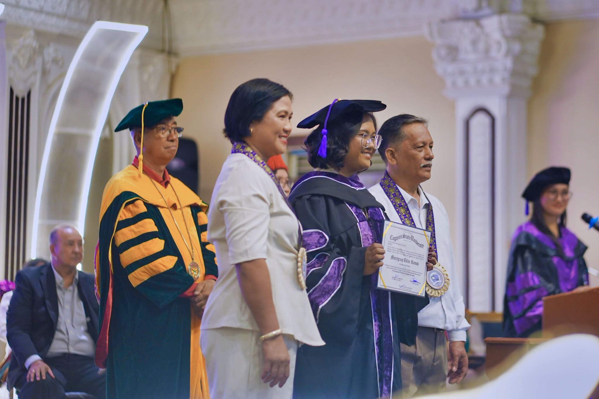 24TH-GRAD-COL-PHOTOSET photo 93